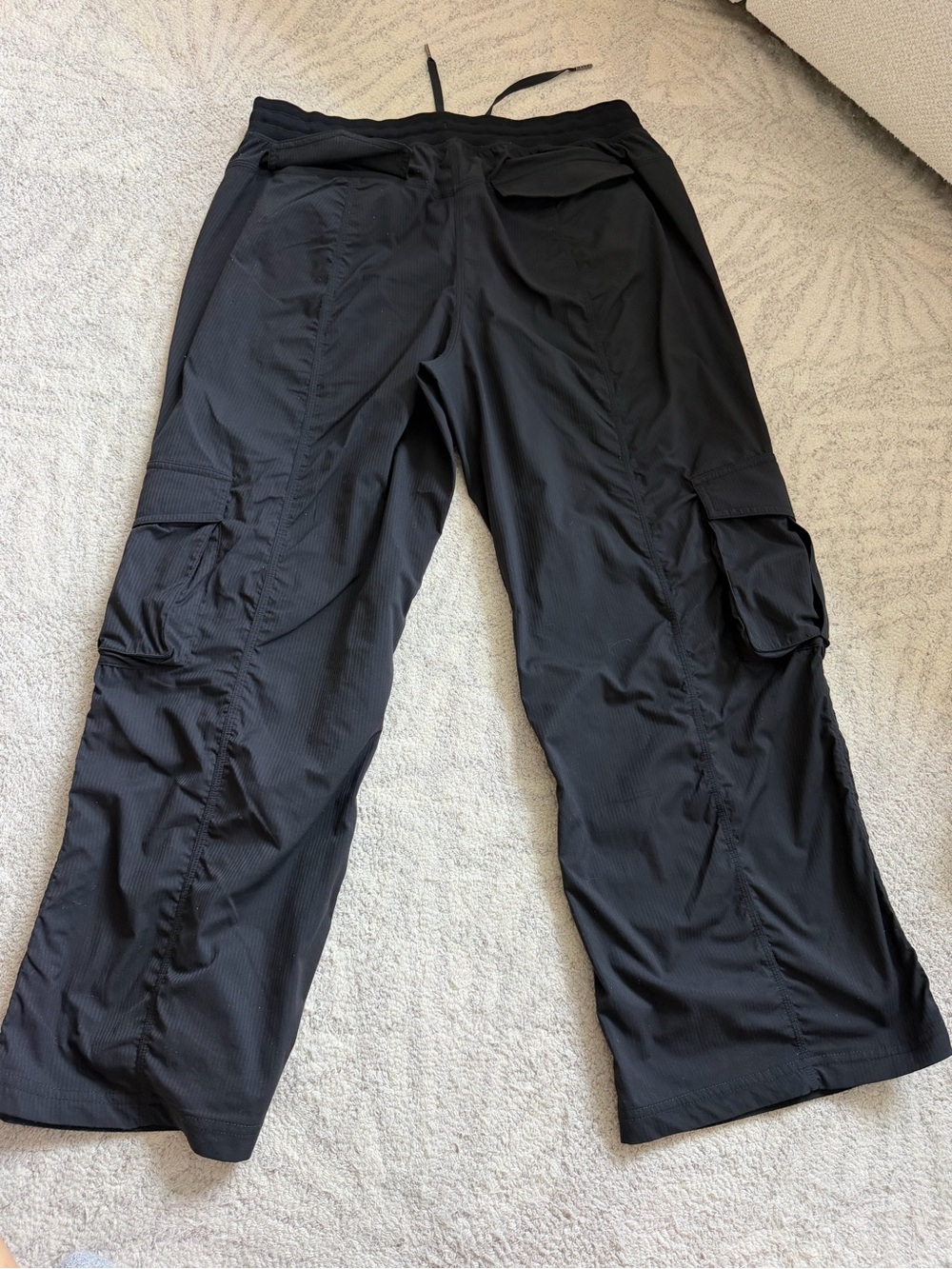 Lululemon Dance studio cropped Cargo  Pants - Drawstring Waist size L - Picture 5 of 8